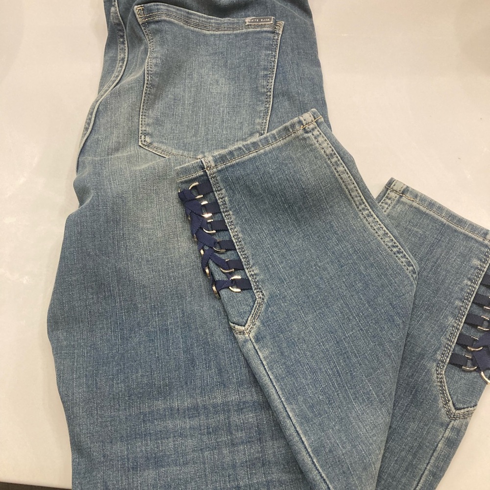 Women’s jeans